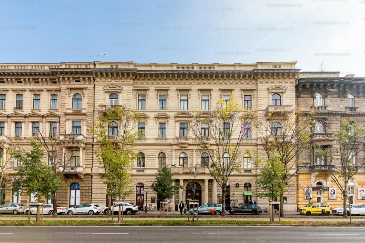 Brand New Sunny Apartment On Andrassy Street Budapest Exterior foto