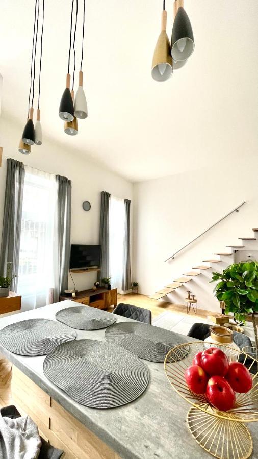 Brand New Sunny Apartment On Andrassy Street Budapest Exterior foto